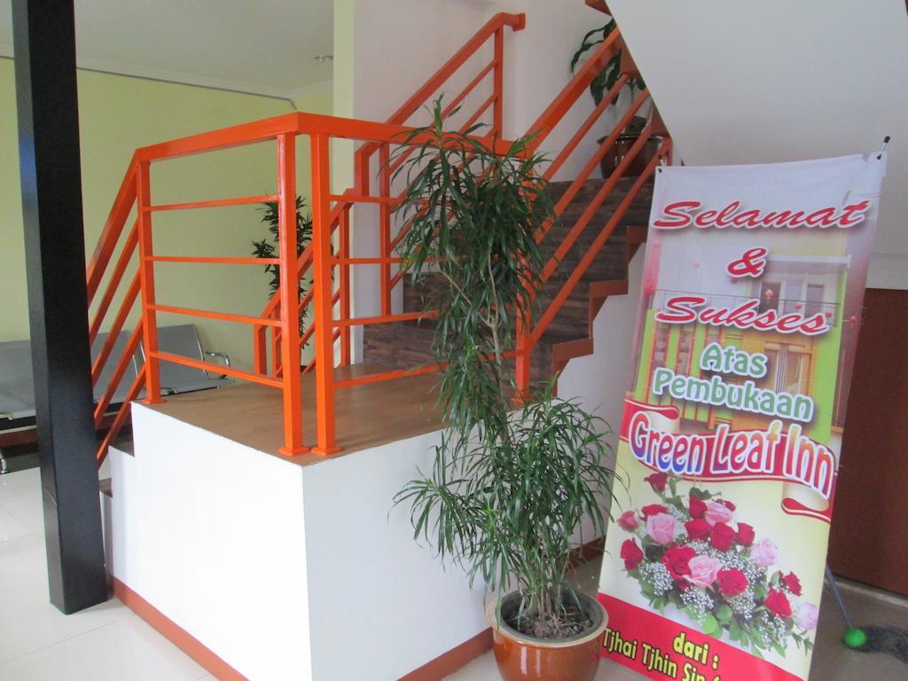 Green Leaf Inn Pontianak Esterno foto