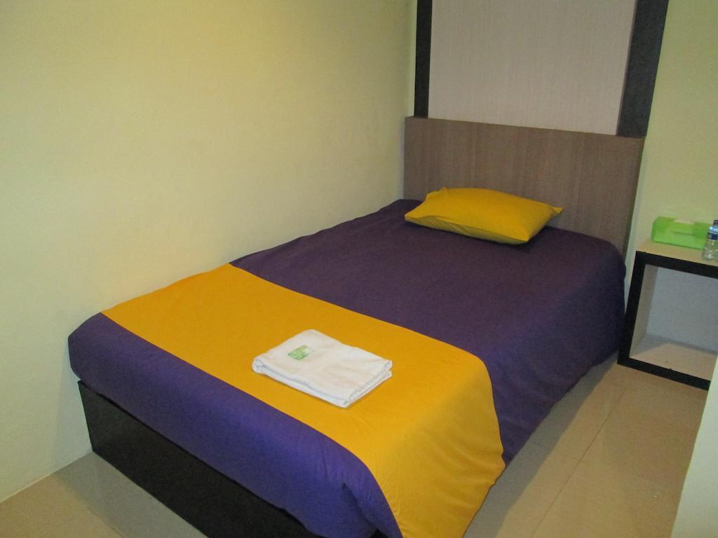 Green Leaf Inn Pontianak Camera foto